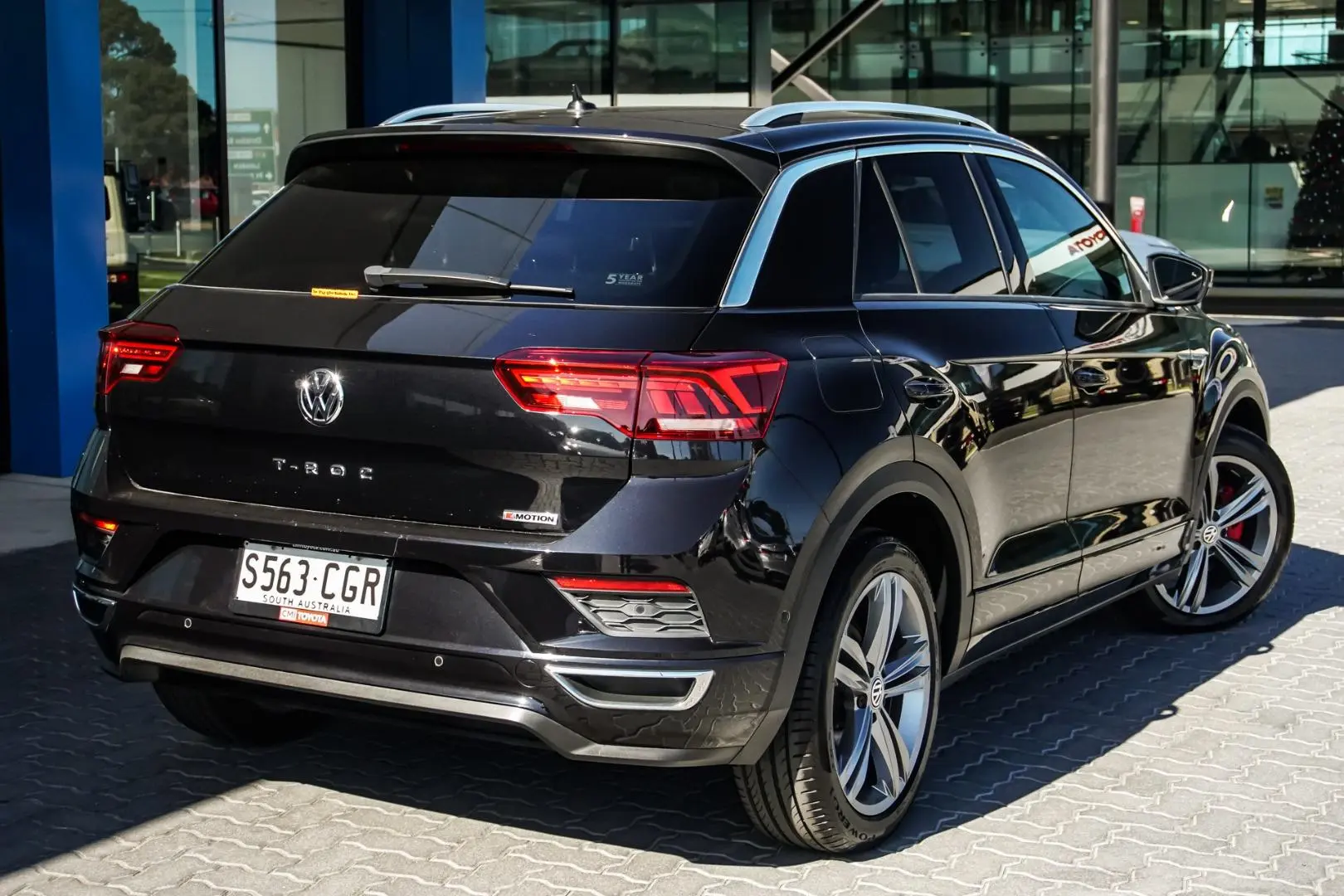 2020 Volkswagen T-Roc Gallery Image 2