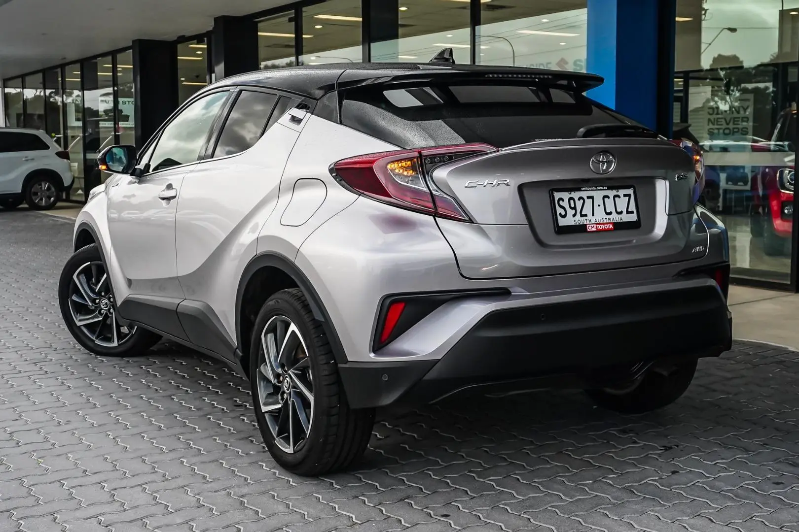 2019 Toyota C-HR Gallery Image 3