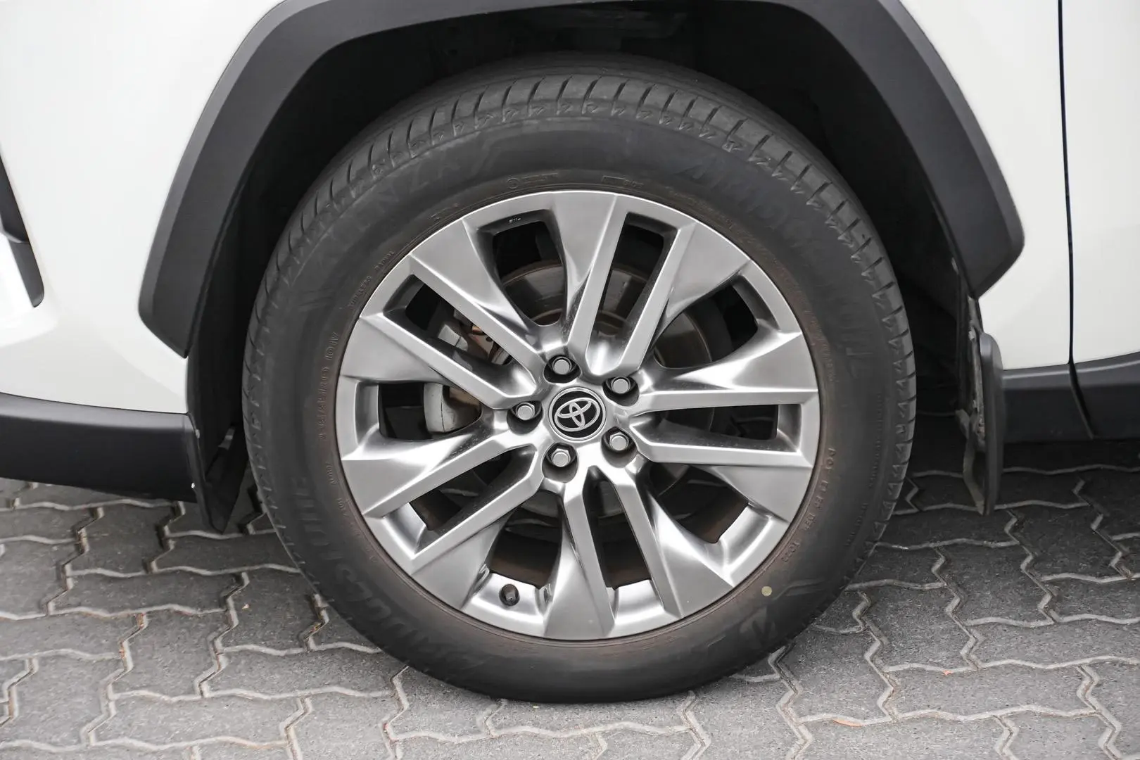 2022 Toyota RAV4 Gallery Image 10