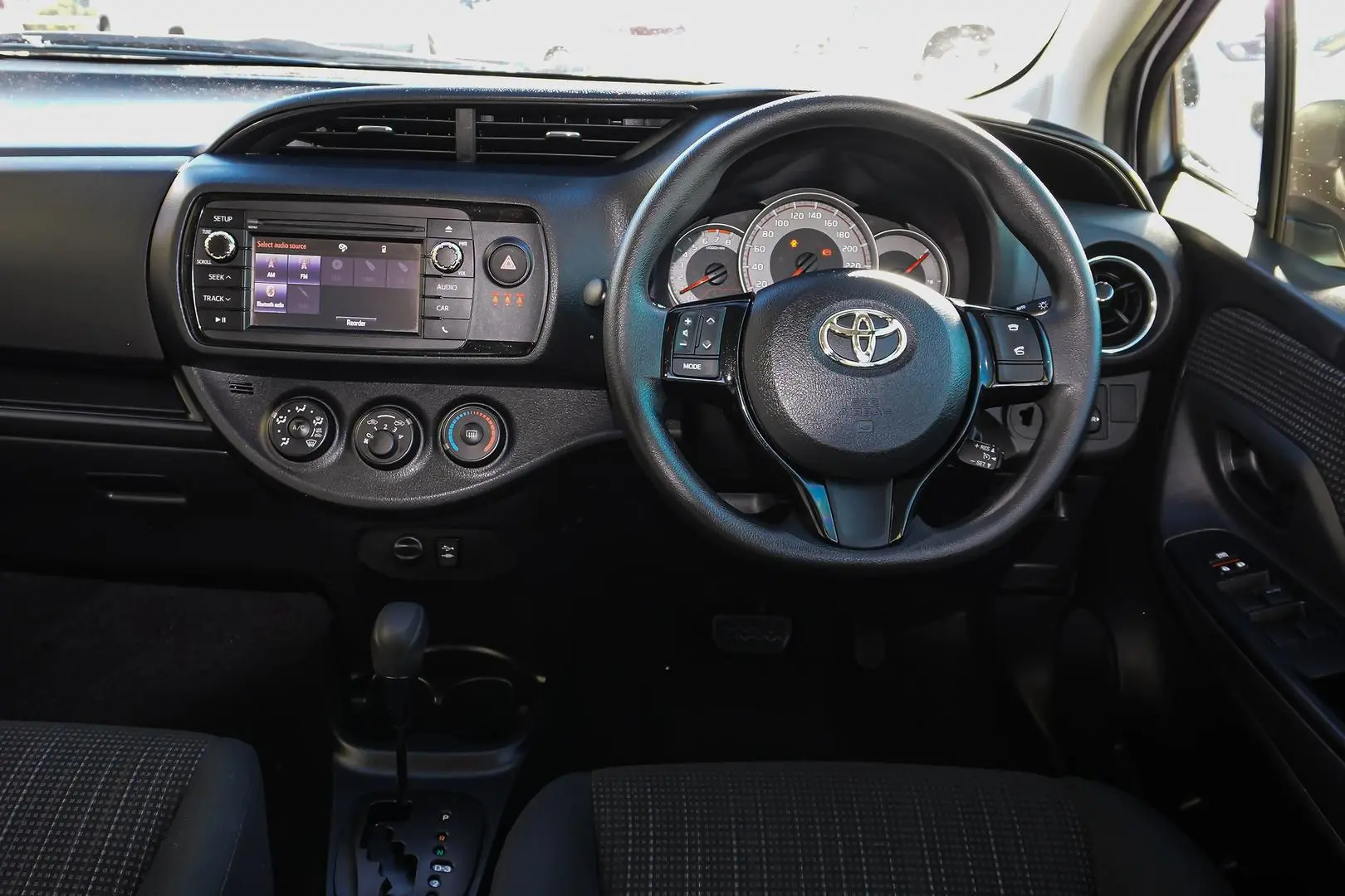2019 Toyota Yaris Gallery Image 9
