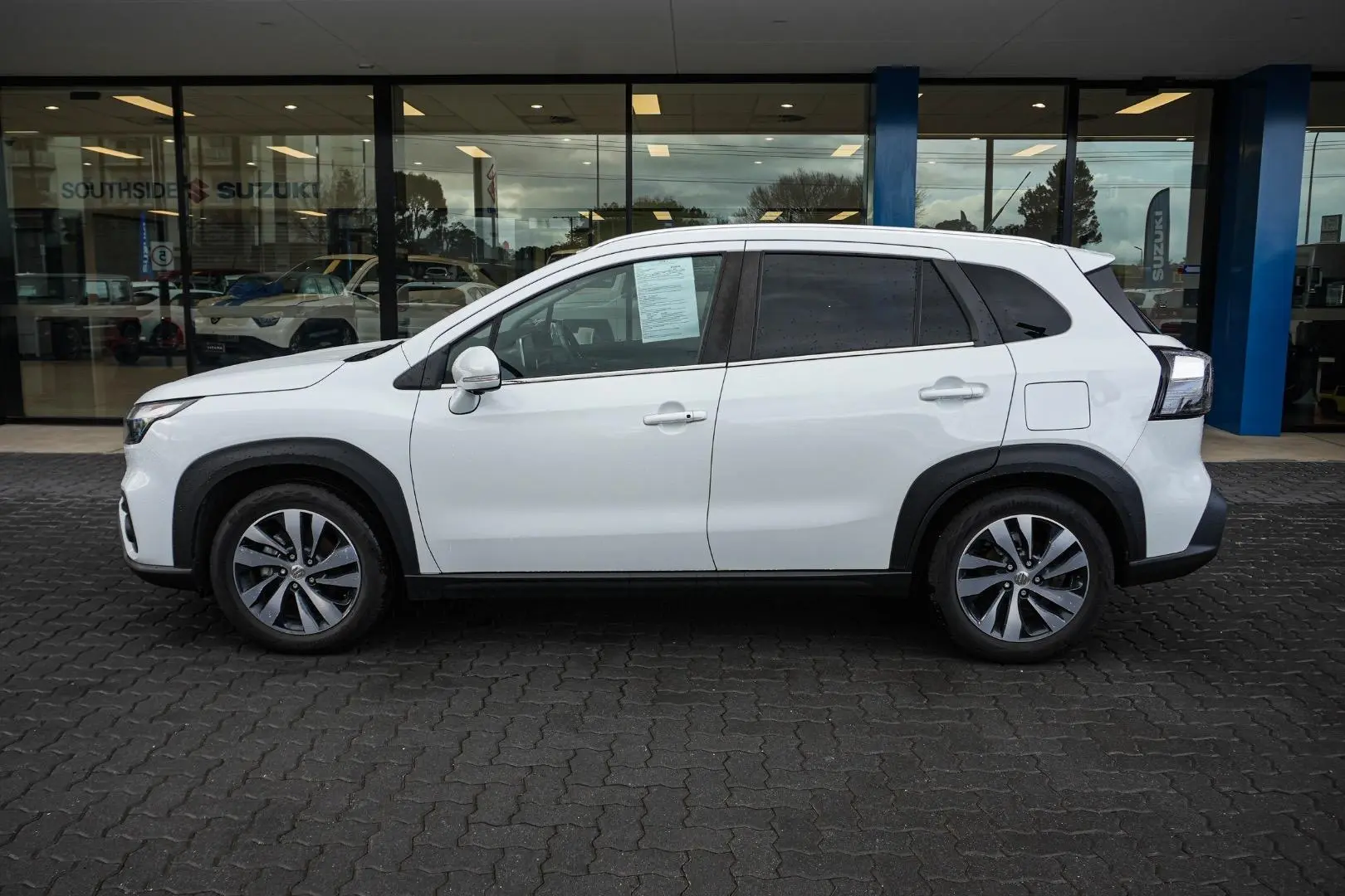 2023 Suzuki S-Cross Gallery Image 4