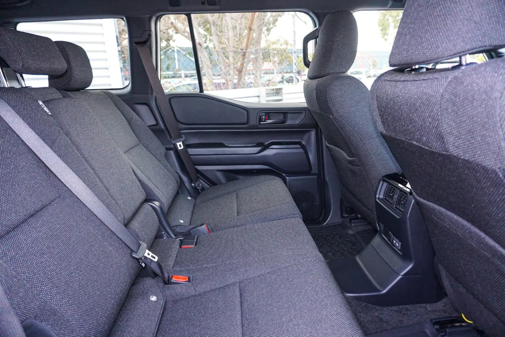 2025 Toyota Landcruiser Prado Gallery Image 9