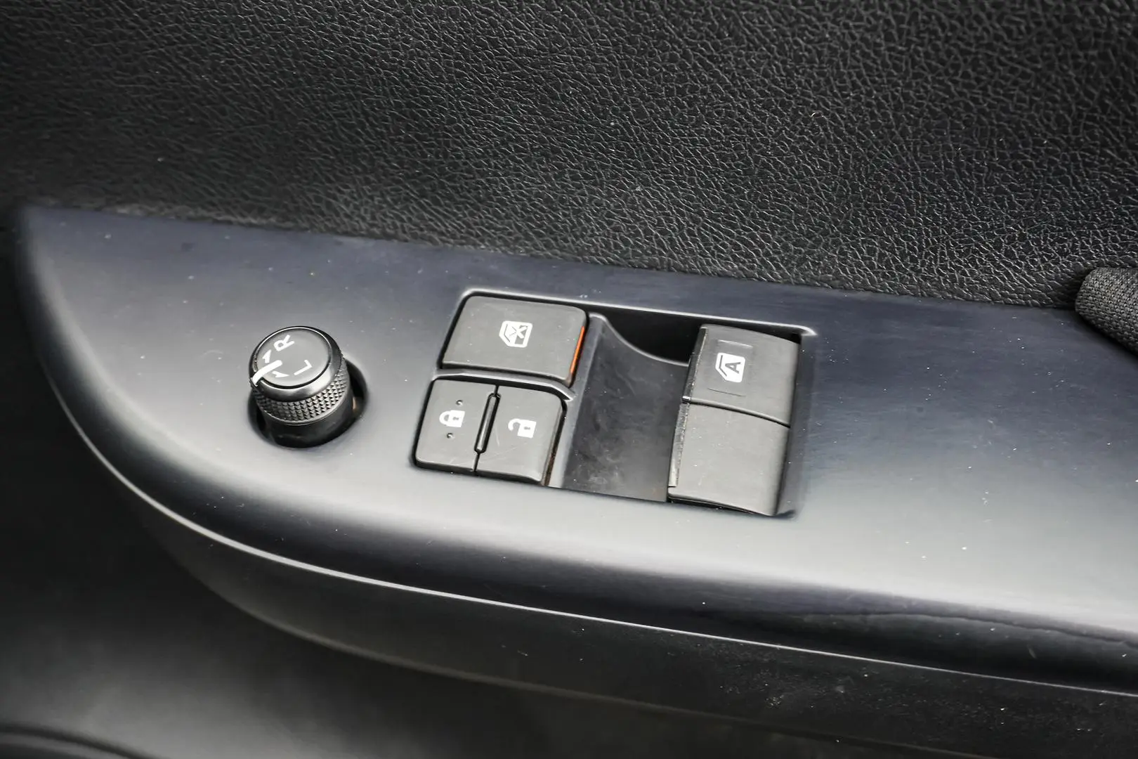 2022 Toyota Hilux Gallery Image 17