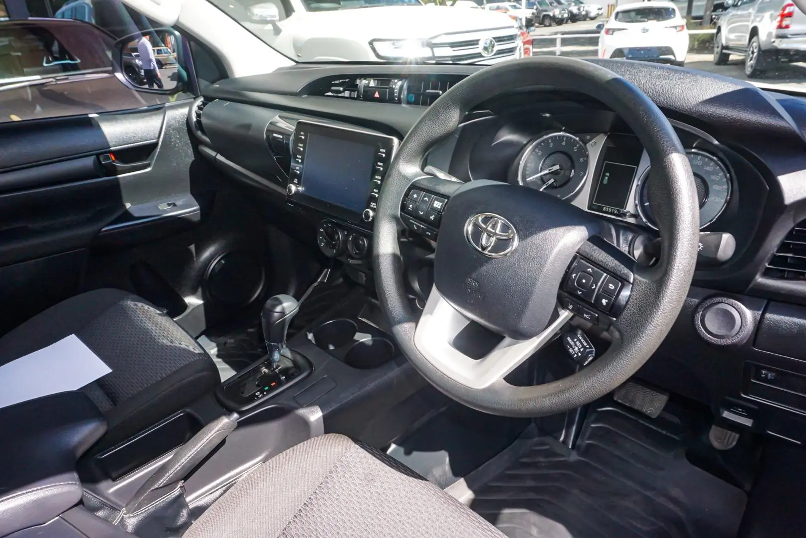 2022 Toyota Hilux Gallery Image 6