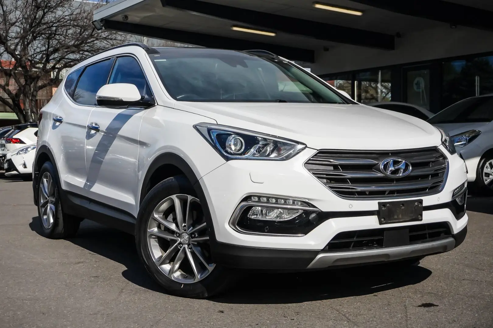 2015 Hyundai Santa Fe Gallery Image 2