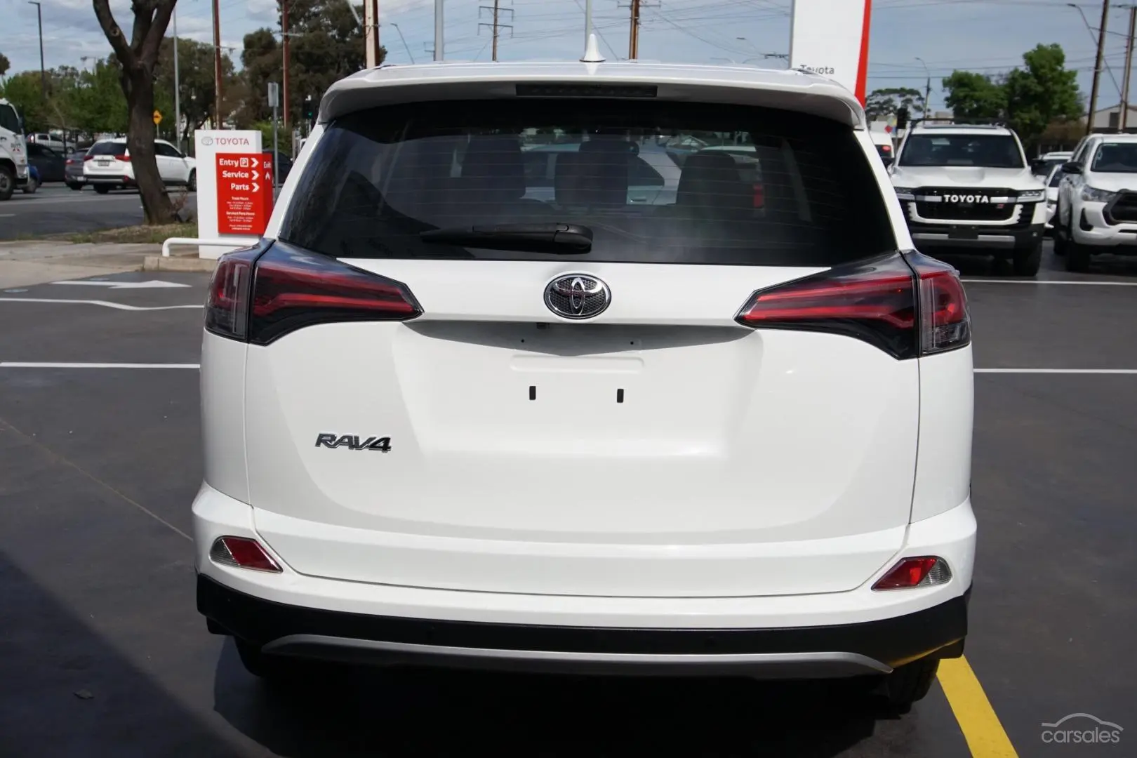 2017 Toyota RAV4 Image 5