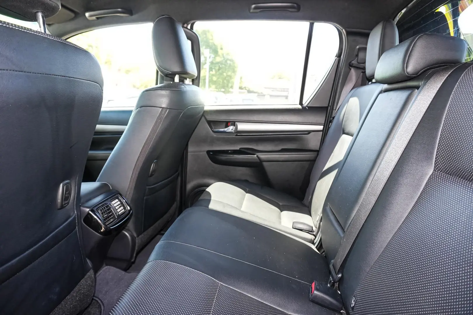 2021 Toyota Hilux Gallery Image 8