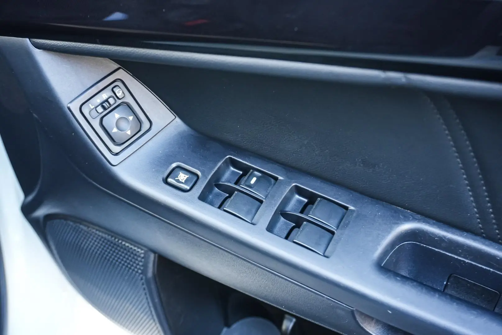 2017 Mitsubishi Lancer Gallery Image 18