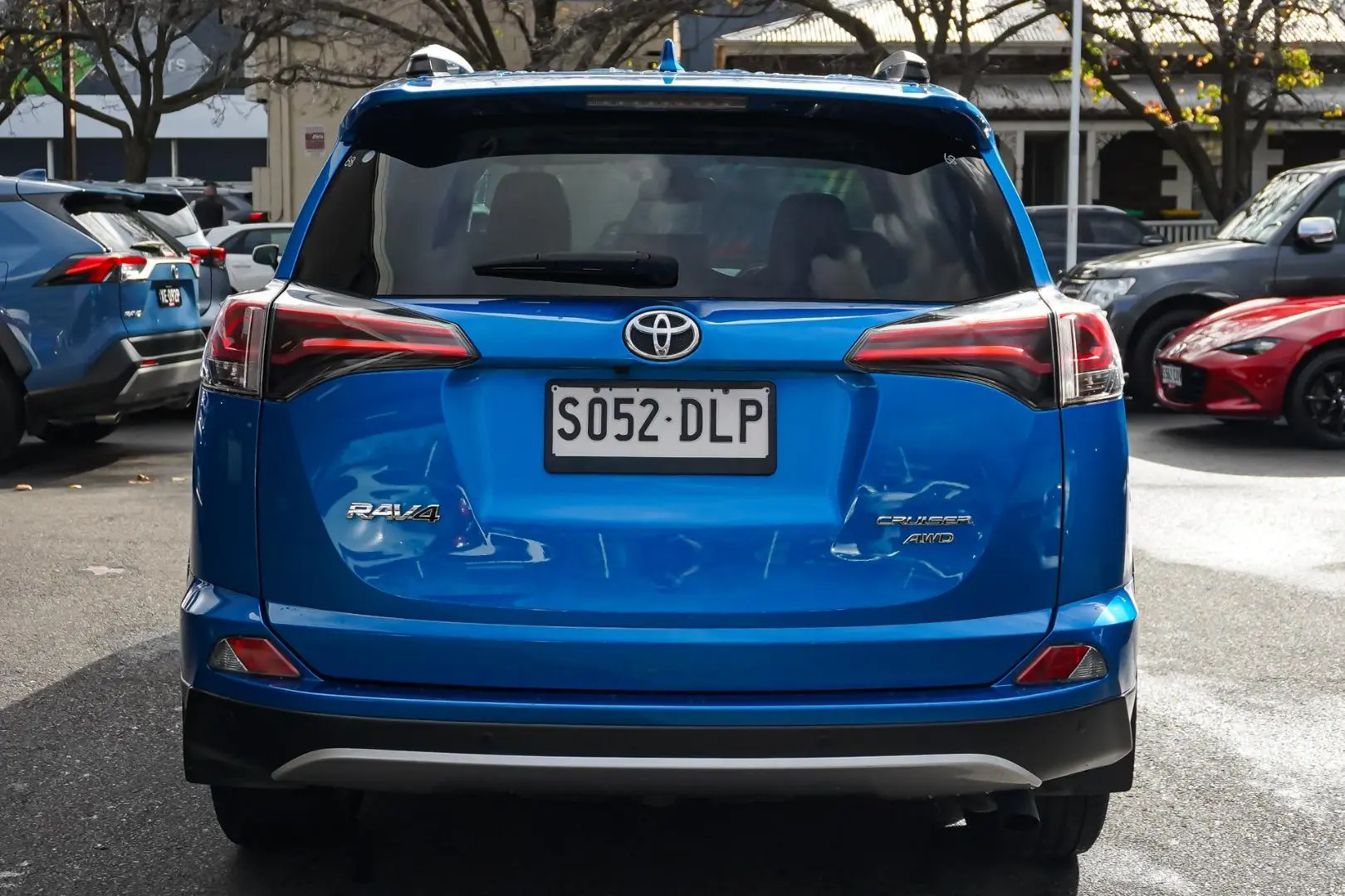 2016 Toyota RAV4 Gallery Image 6