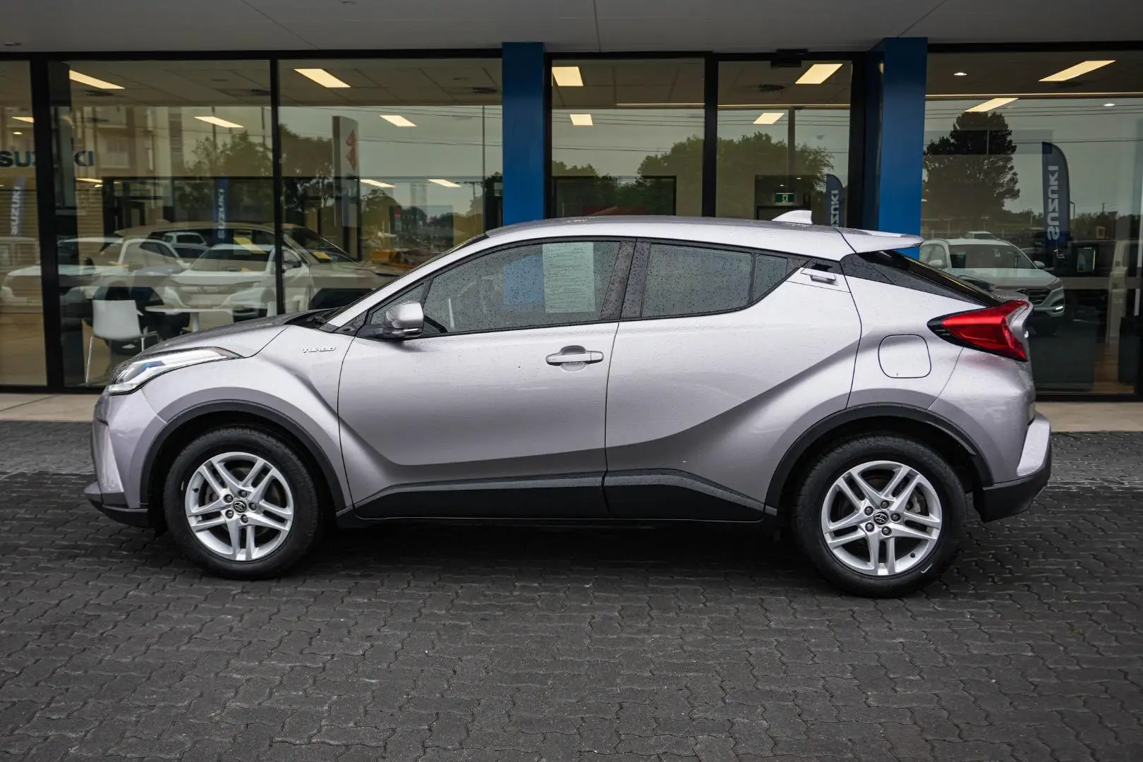 2021 Toyota C-HR Gallery Image 4