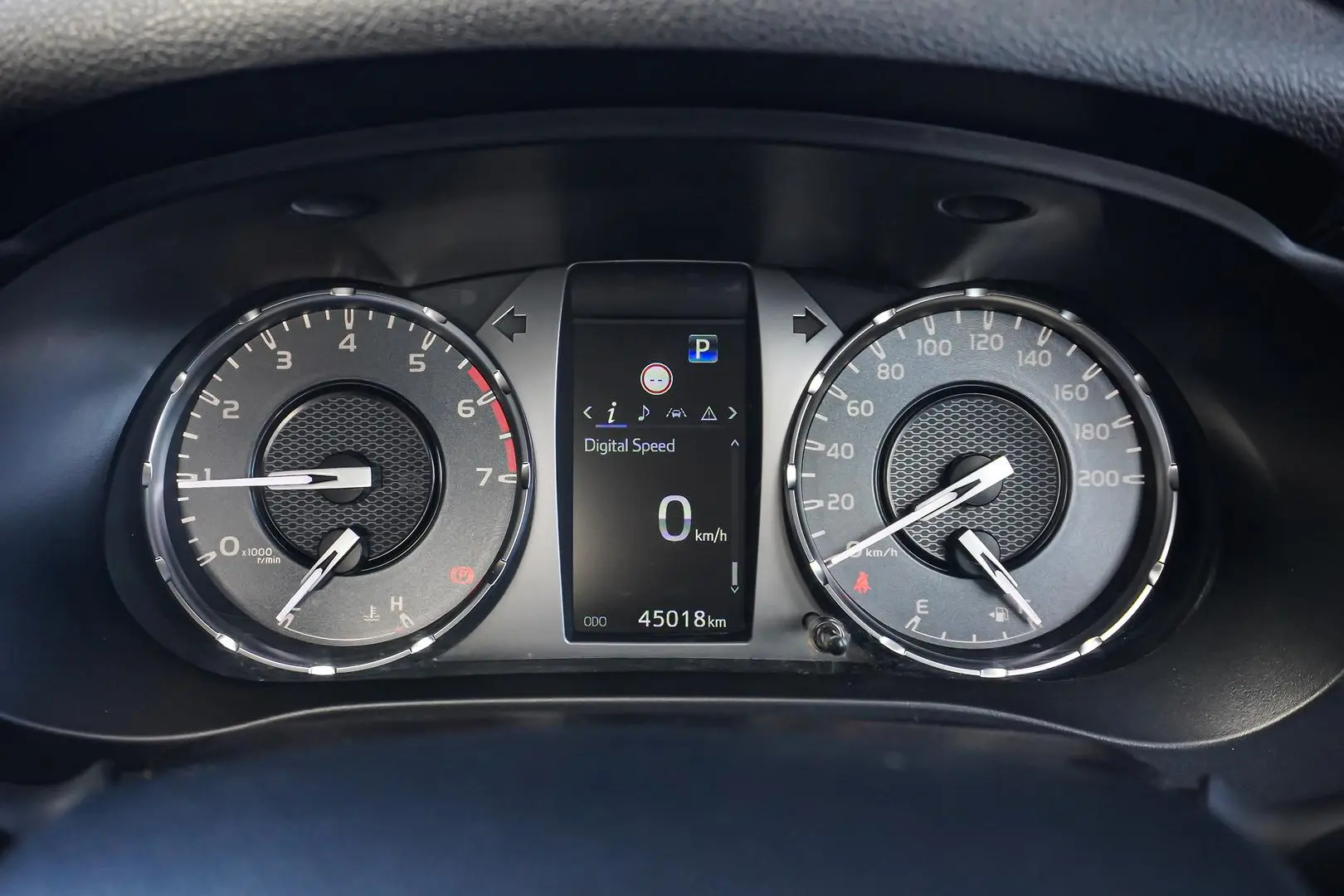 2022 Toyota Hilux Gallery Image 15
