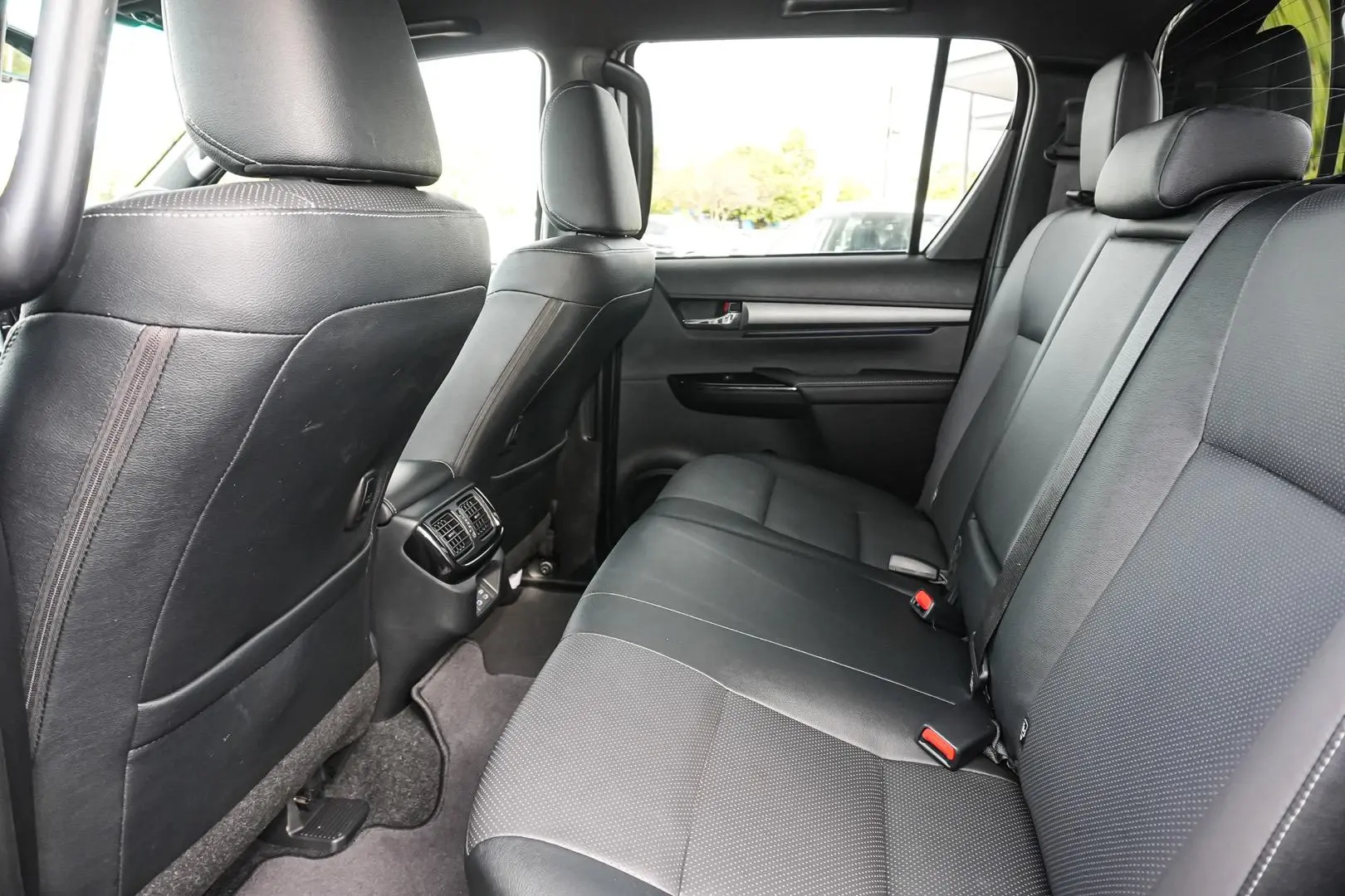 2024 Toyota Hilux Gallery Image 8