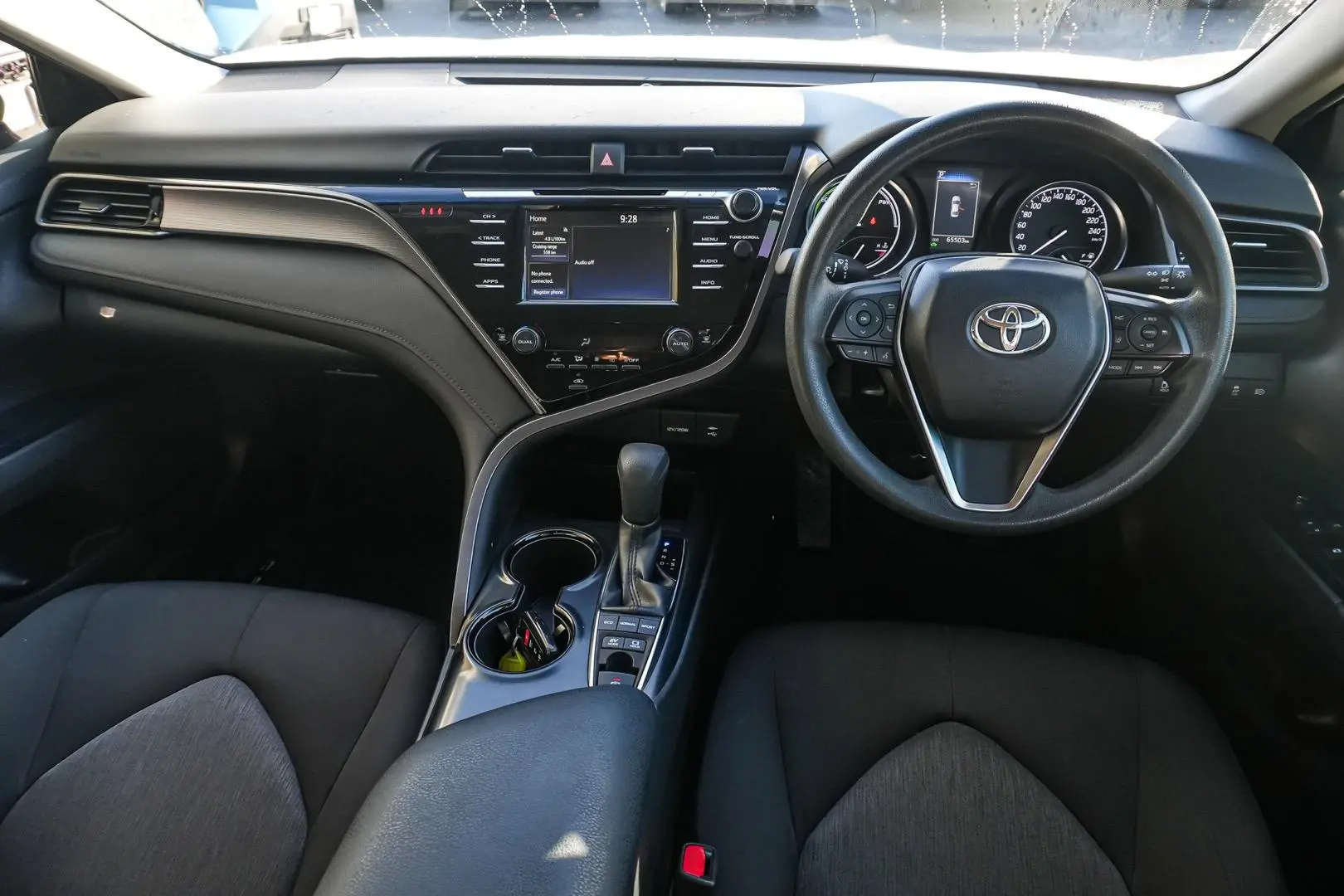 2019 Toyota Camry Gallery Image 9
