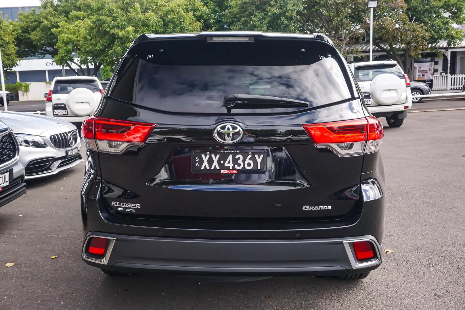 2016 Toyota Kluger Gallery Image 6