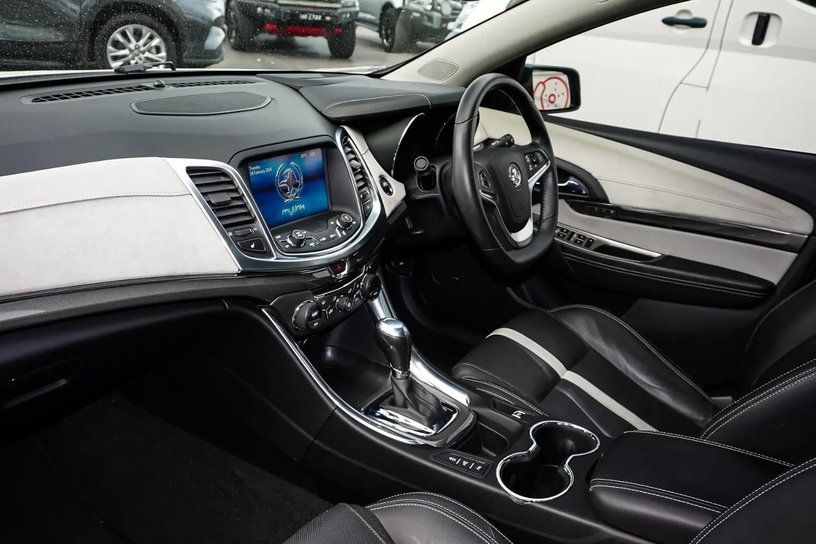 2015 Holden Caprice Gallery Image 12