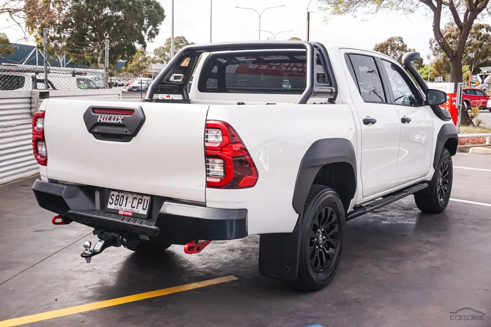 2022 Toyota Hilux Image 2