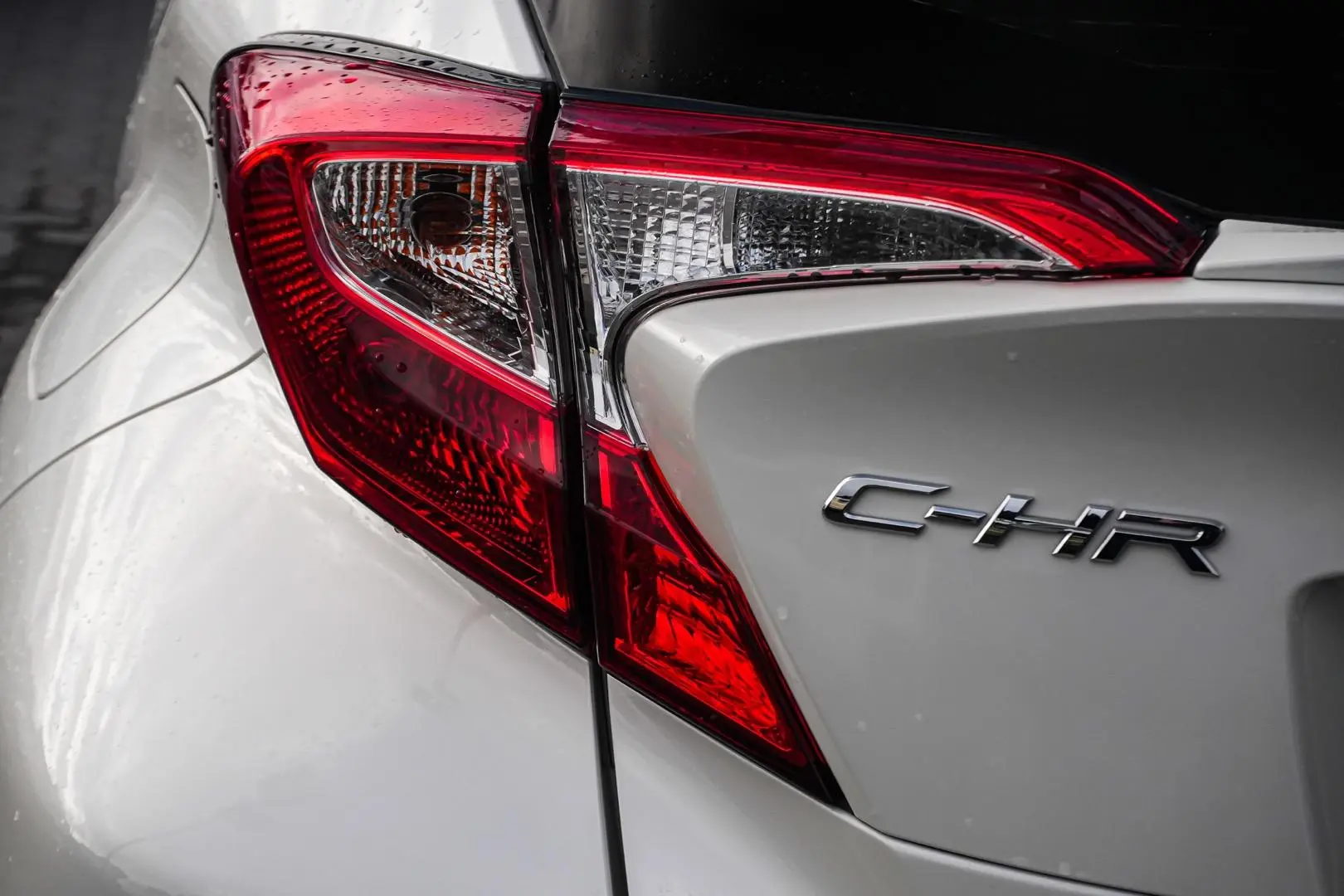 2019 Toyota C-HR Gallery Image 14