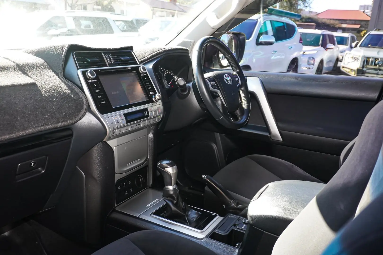 2017 Toyota Landcruiser Prado Gallery Image 10