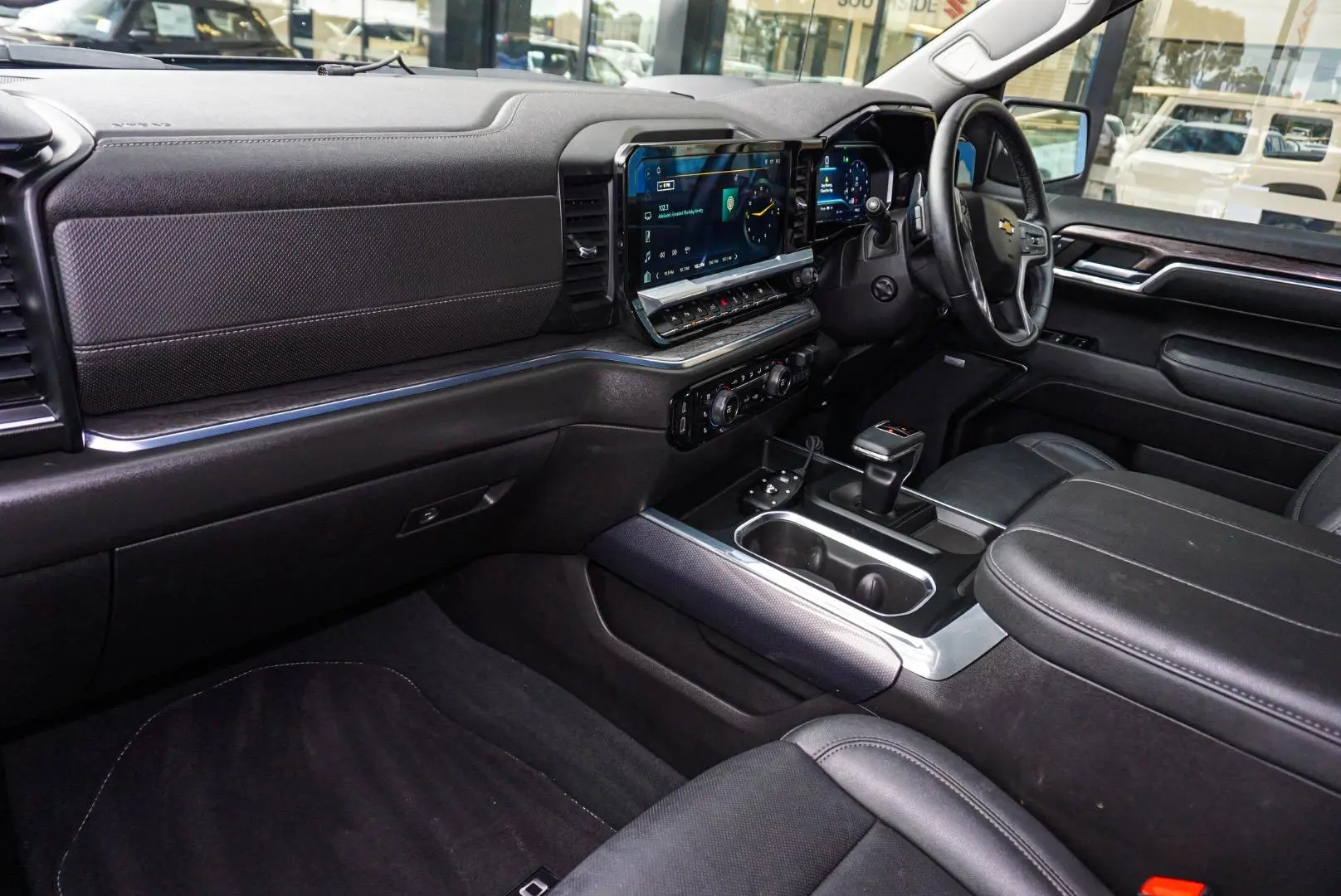 2024 Chevrolet Silverado Gallery Image 10