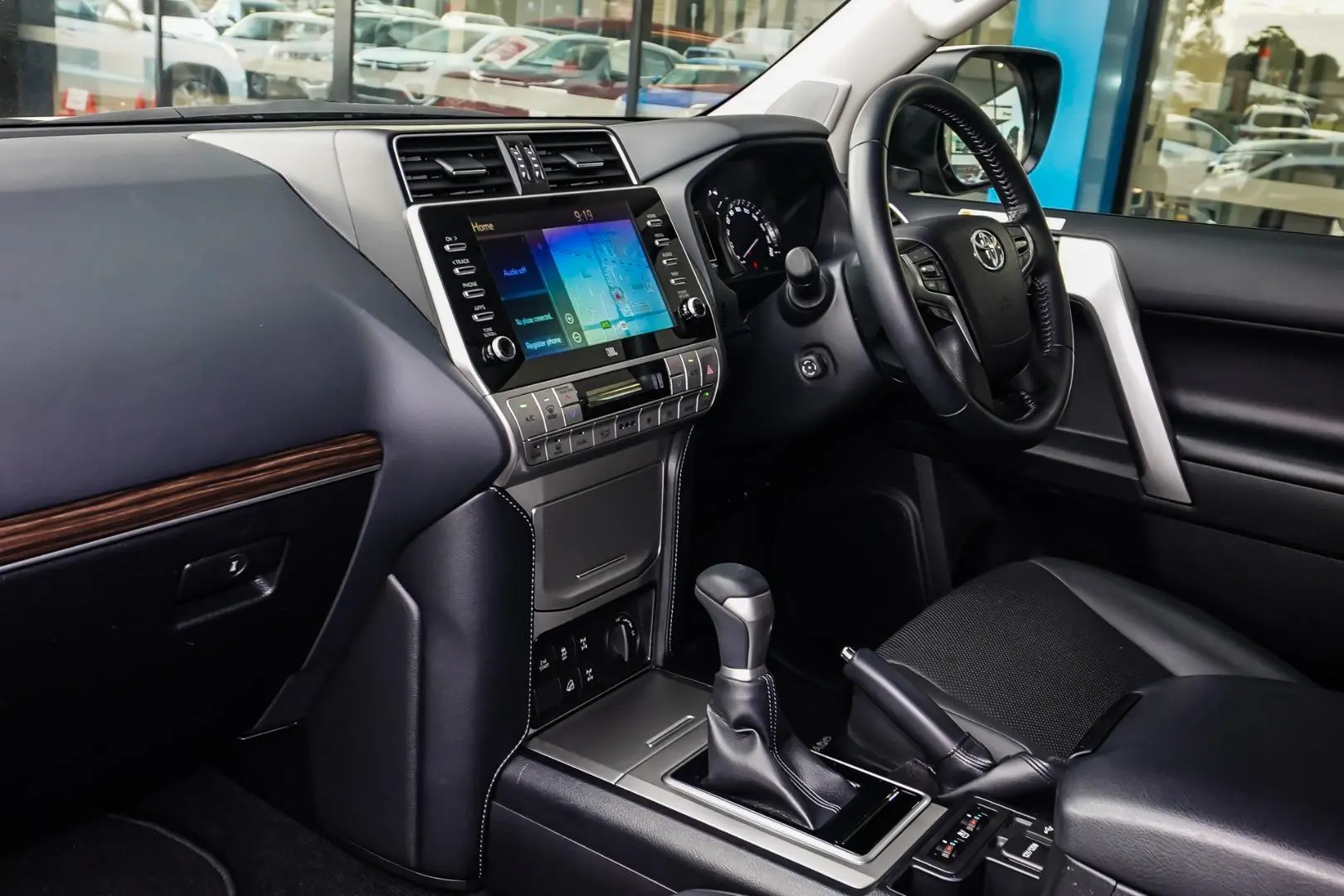 2022 Toyota Landcruiser Prado Gallery Image 11