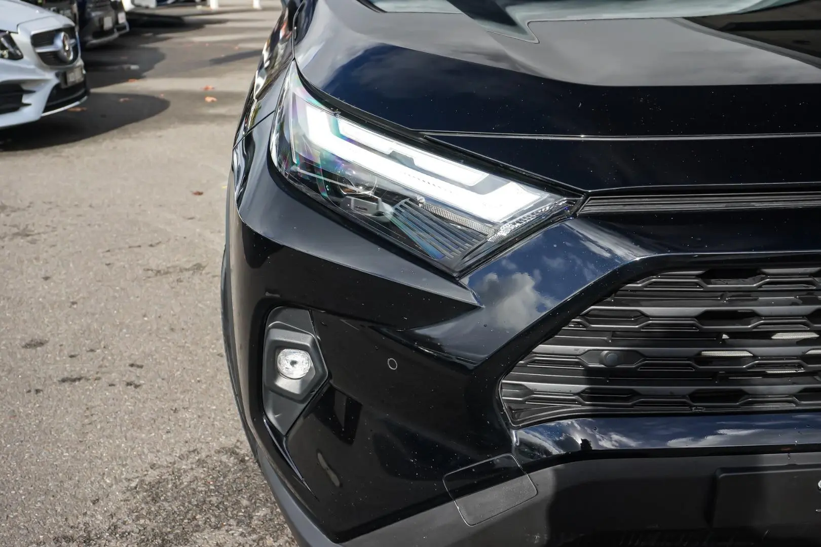 2025 Toyota RAV4 Gallery Image 13