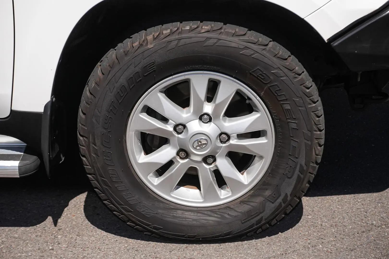 2012 Toyota Landcruiser Gallery Image 16