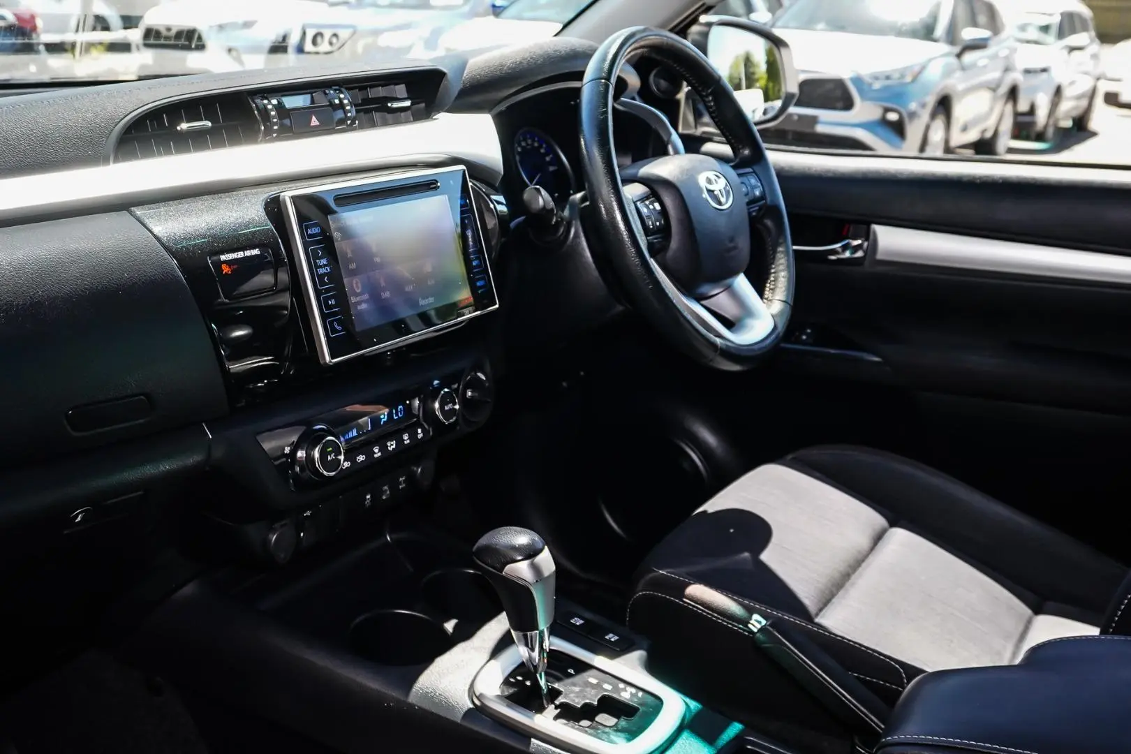 2020 Toyota Hilux Gallery Image 11