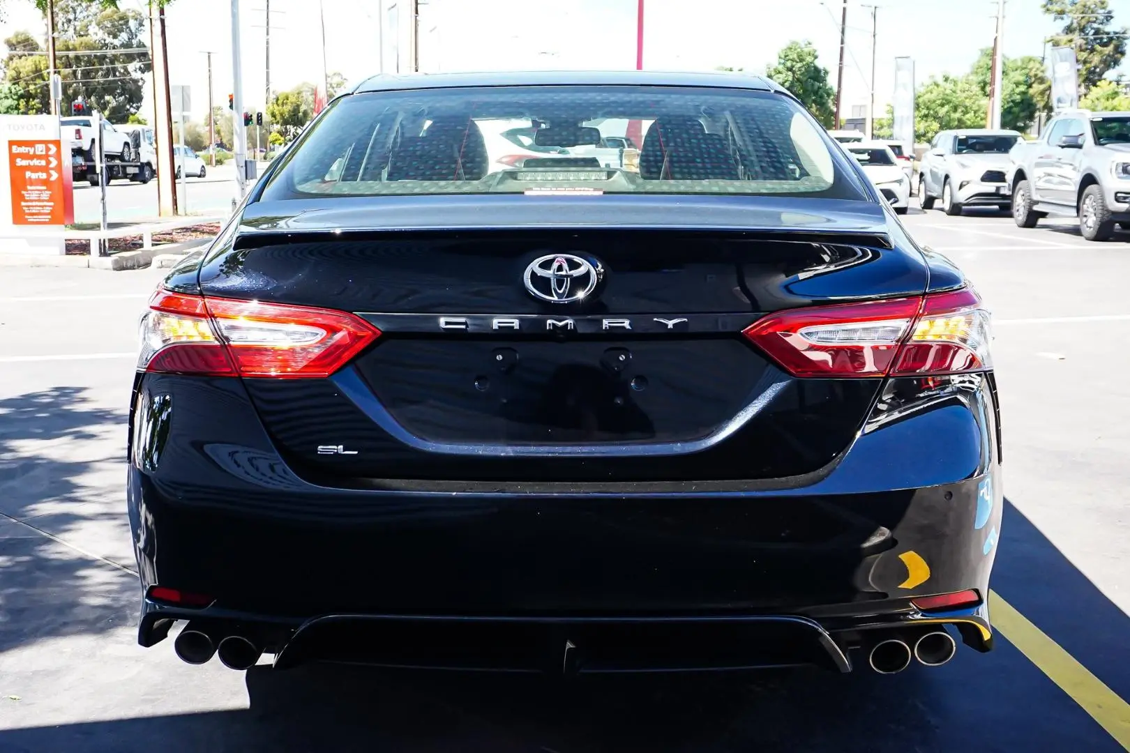 2019 Toyota Camry Gallery Image 6