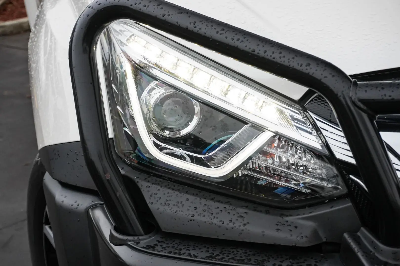 2019 Isuzu MU-X Gallery Image 12