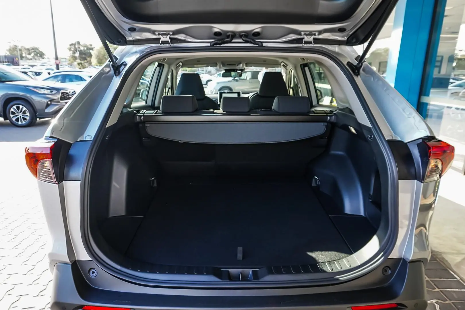 2024 Toyota RAV4 Gallery Image 9