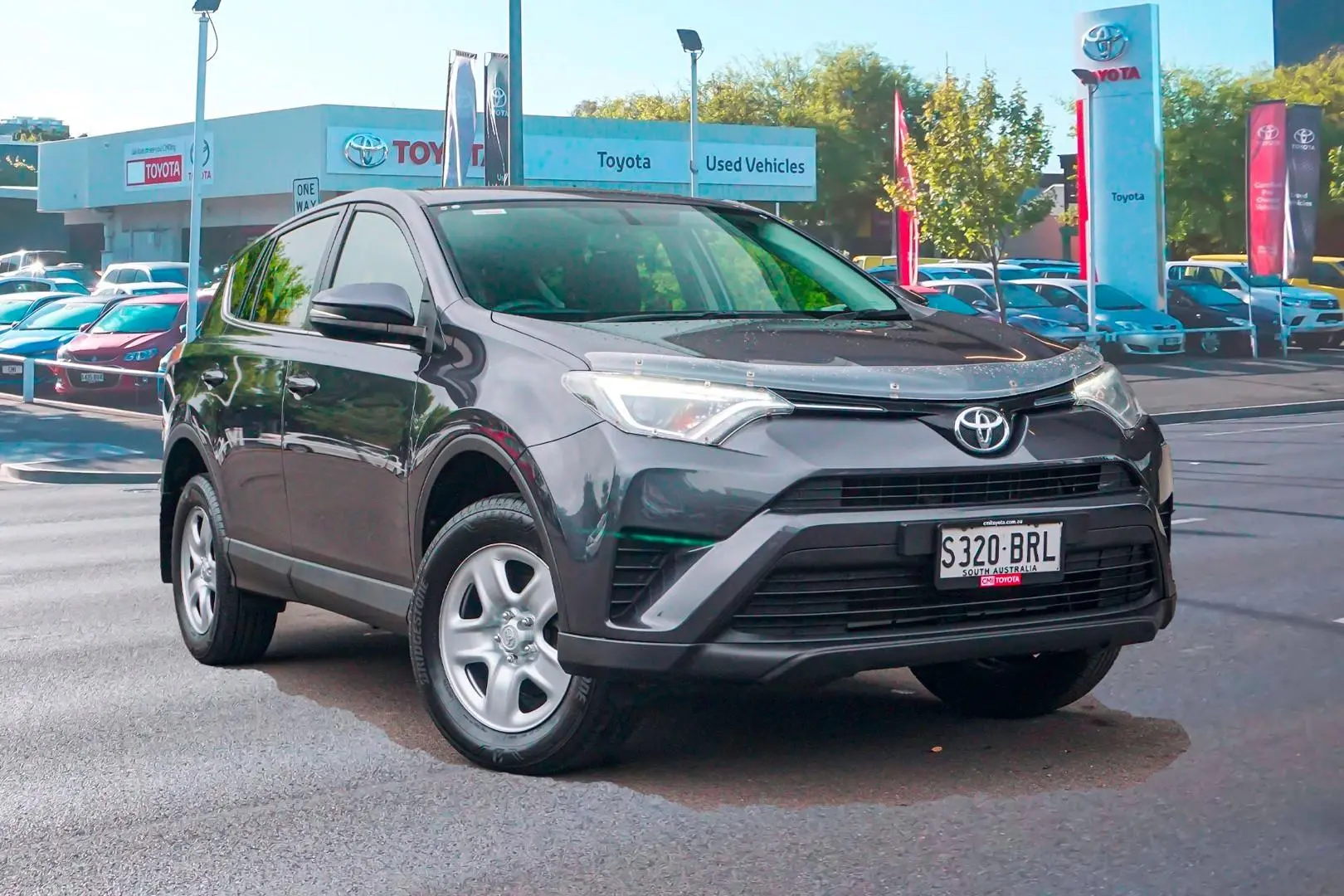 2017 Toyota Rav4 Gallery Image 1