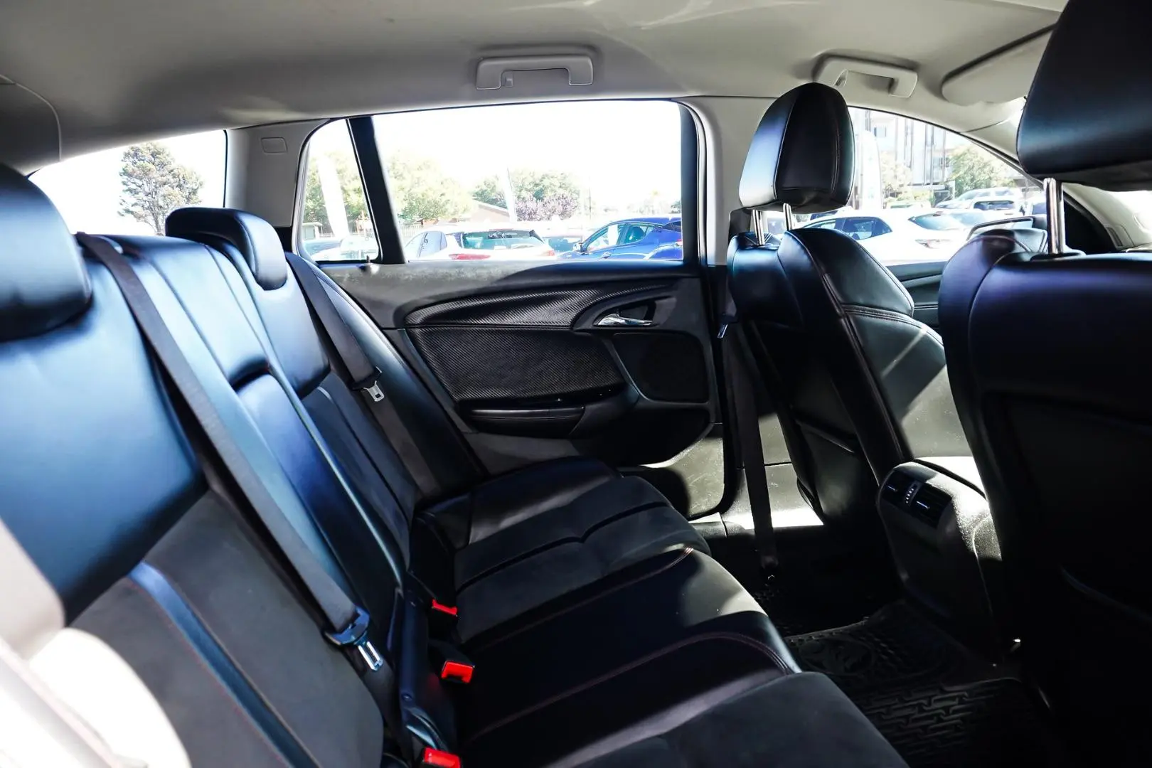 2016 Holden Commodore Gallery Image 8