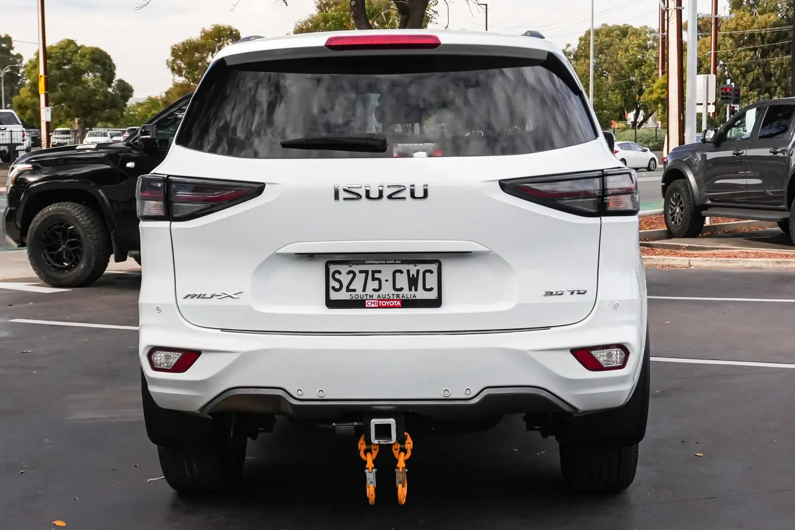 2023 Isuzu MU-X Gallery Image 6