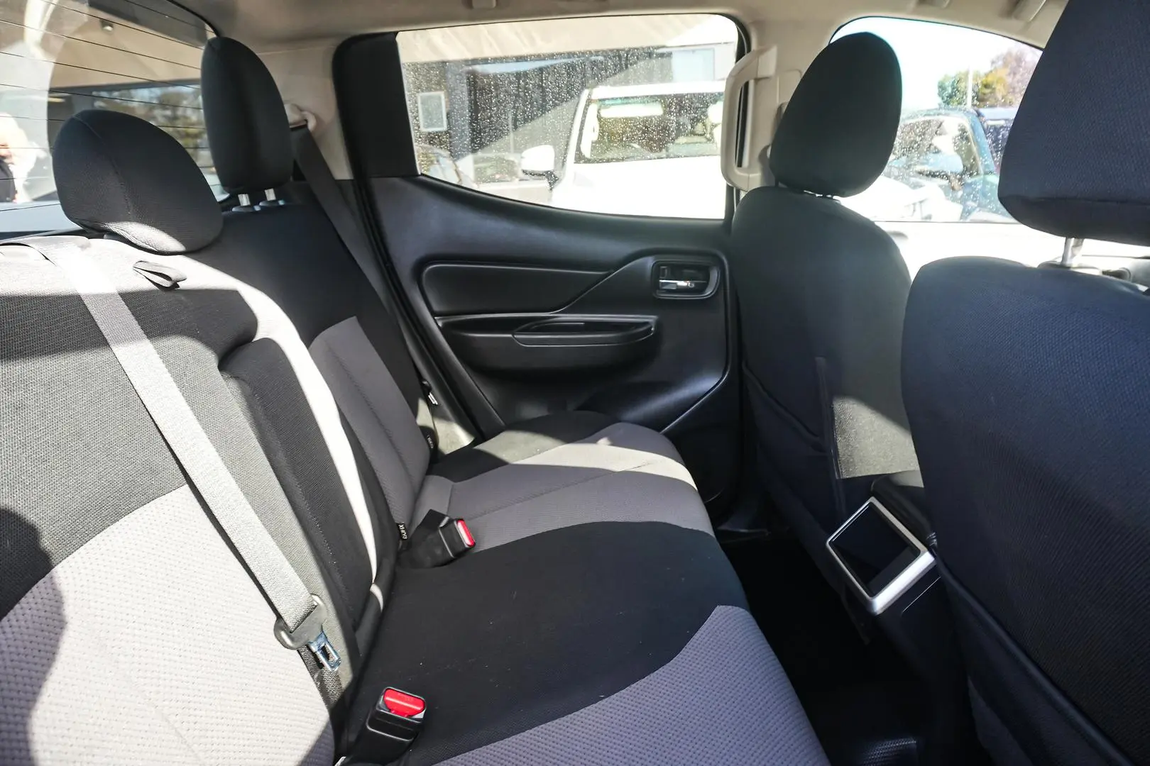 2019 Mitsubishi Triton Gallery Image 8
