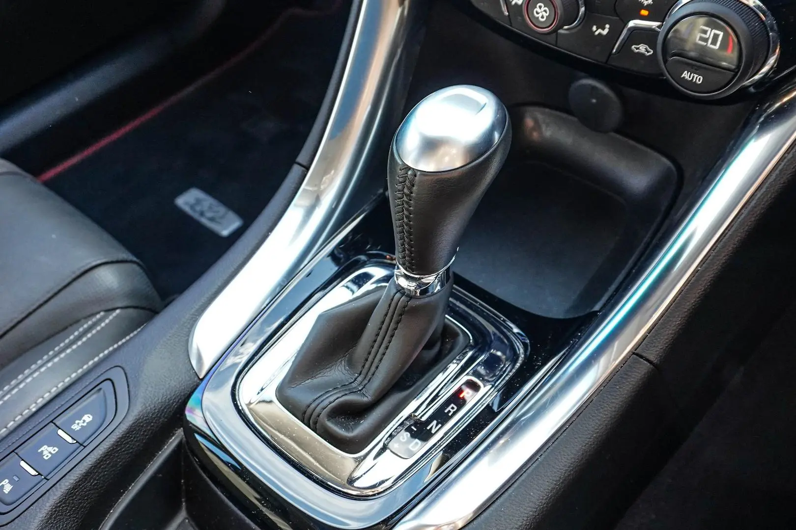 2017 Holden Commodore Gallery Image 20