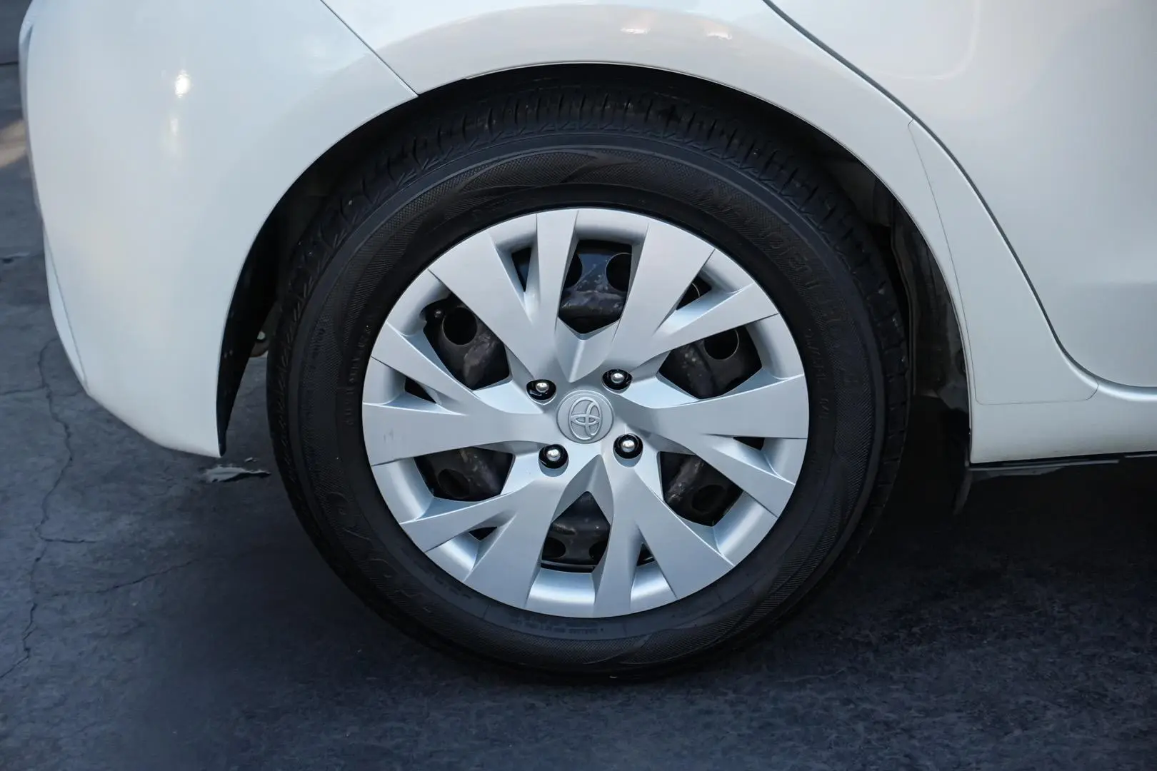 2018 Toyota Yaris Gallery Image 9