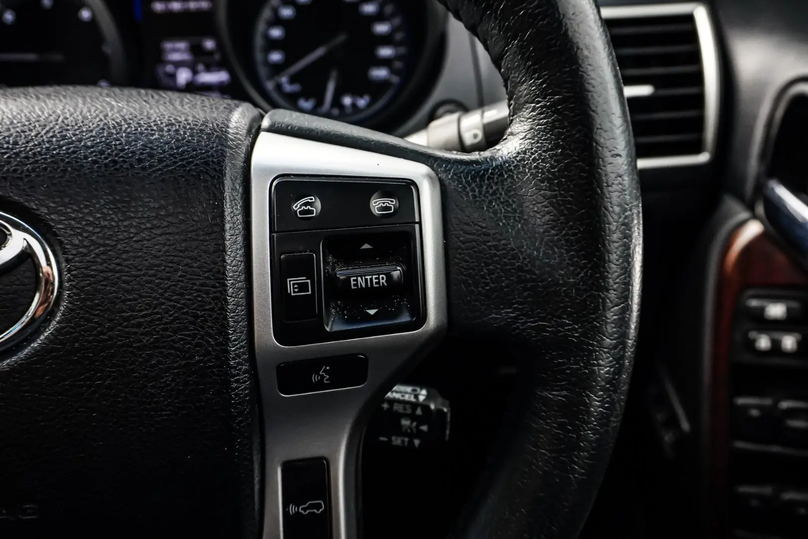 2016 Toyota Landcruiser Prado Gallery Image 23