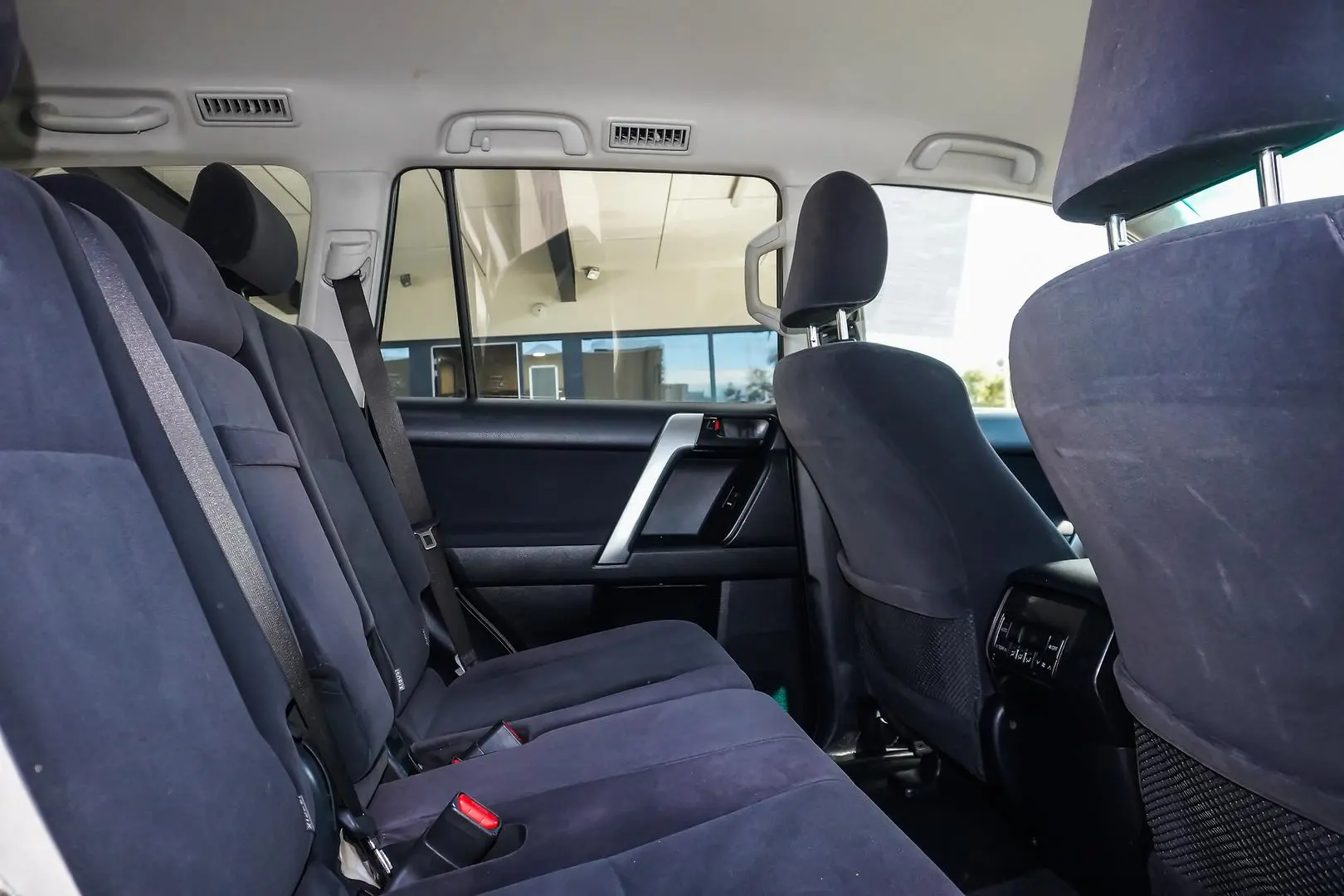 2017 Toyota Landcruiser Prado Gallery Image 8