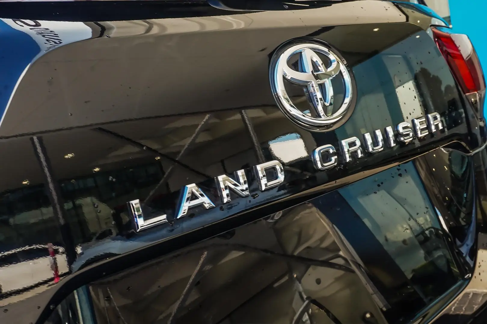 2022 Toyota Landcruiser Gallery Image 17