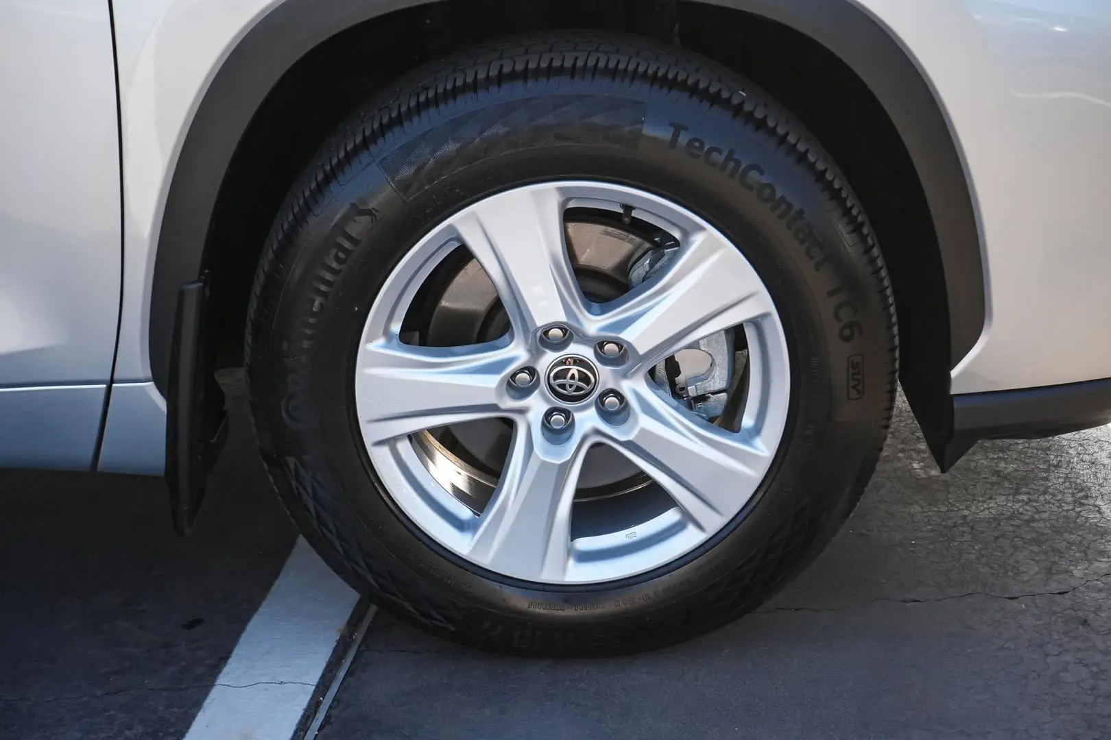 2021 Toyota Kluger Gallery Image 13