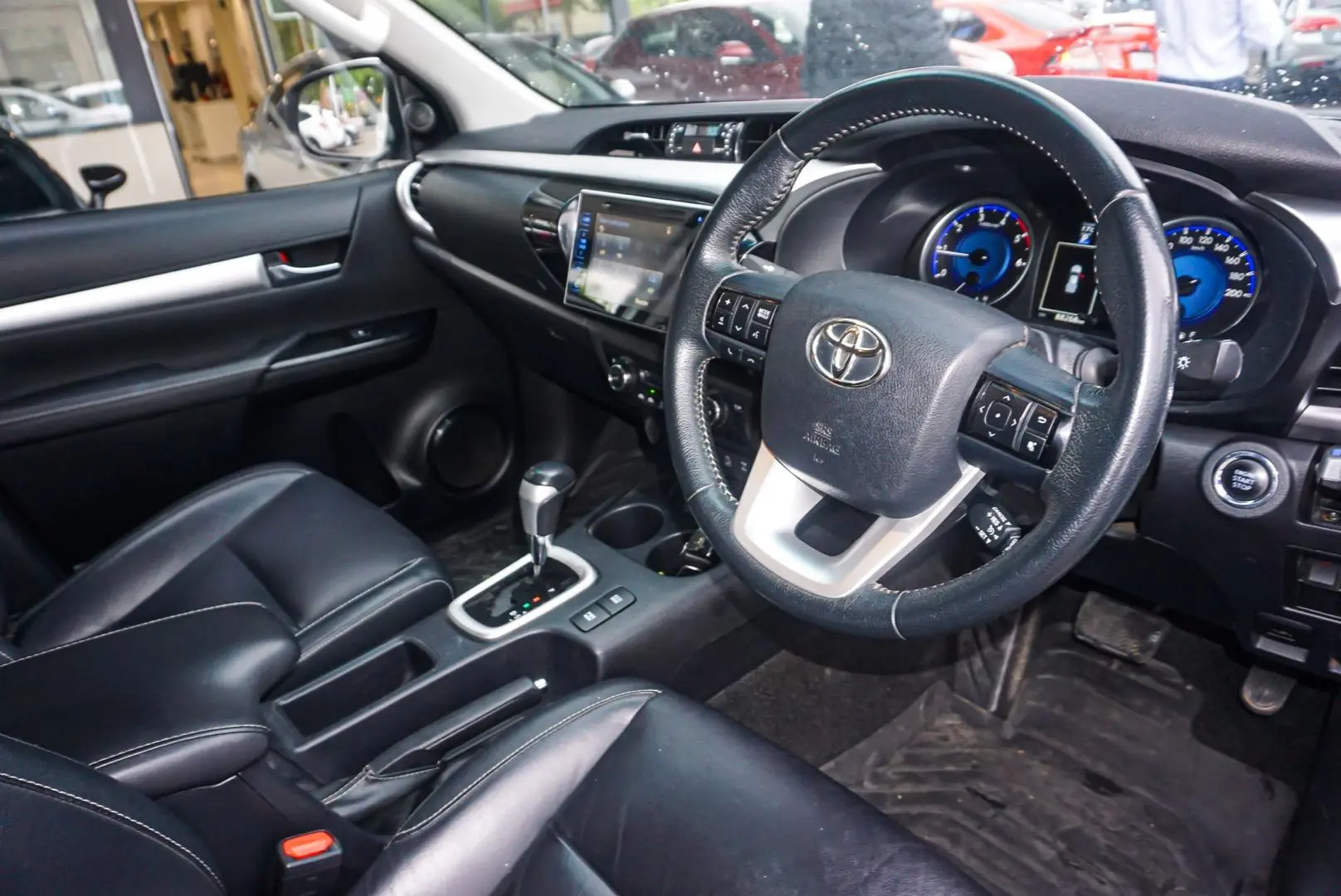 2018 Toyota Hilux Image 6