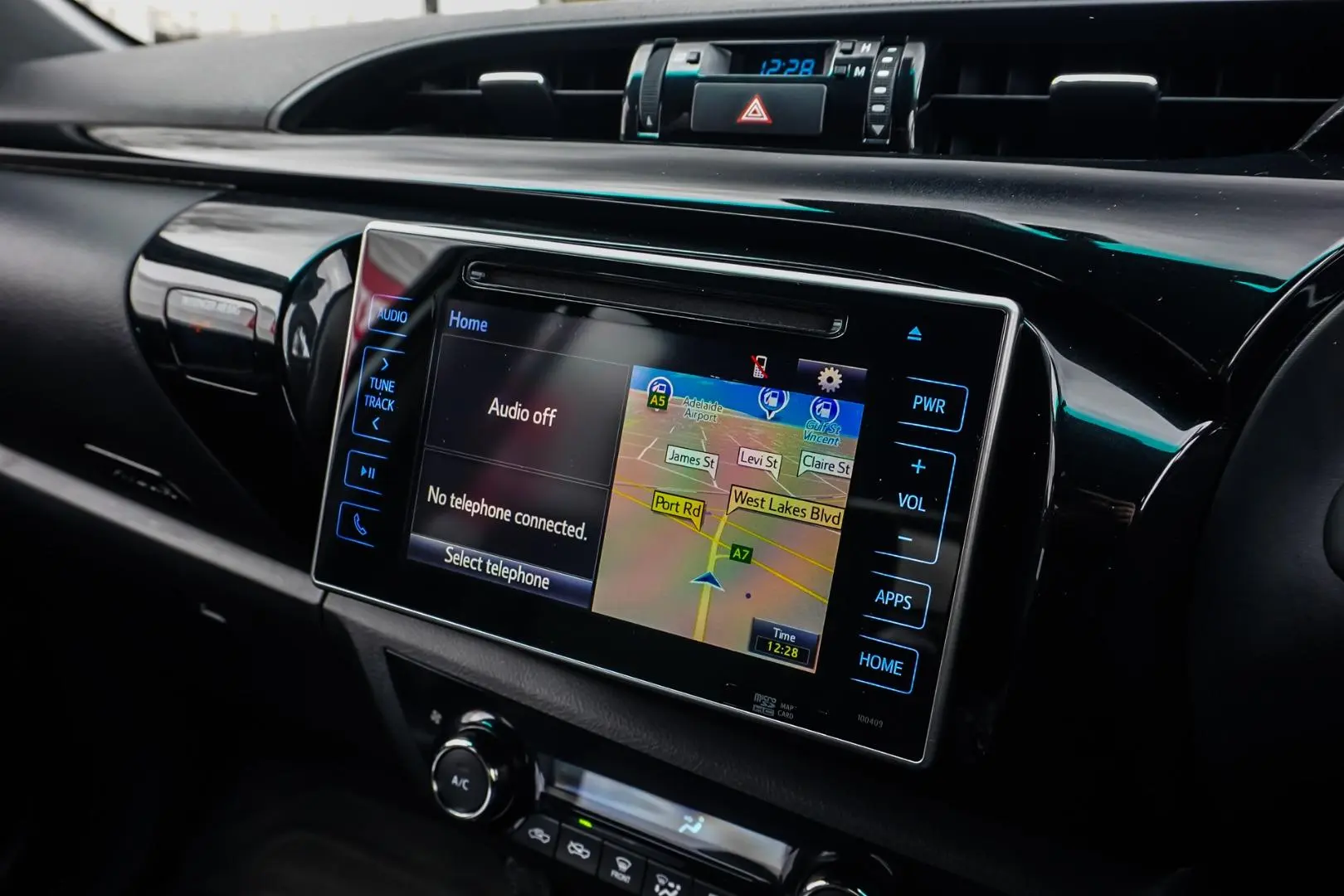 2020 Toyota Hilux Gallery Image 21