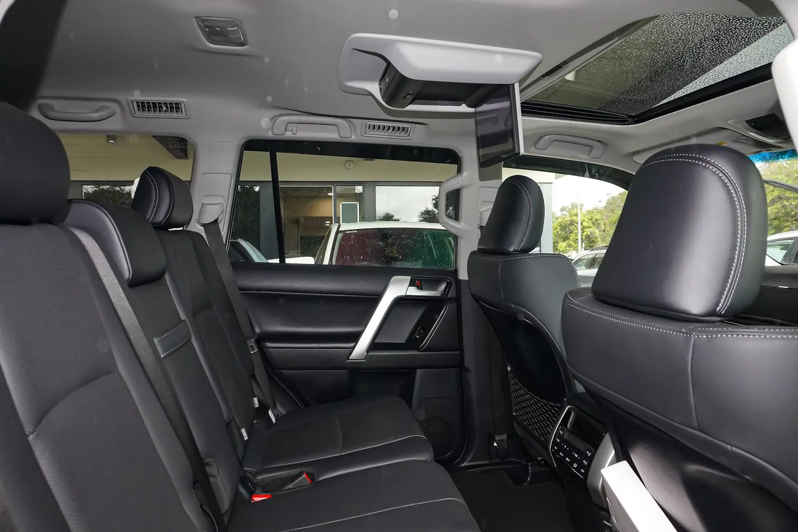 2022 Toyota Landcruiser Prado Gallery Image 7