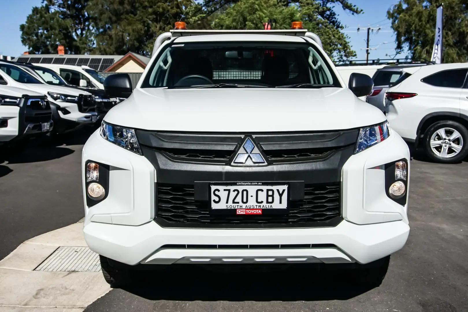 2019 Mitsubishi Triton Gallery Image 4