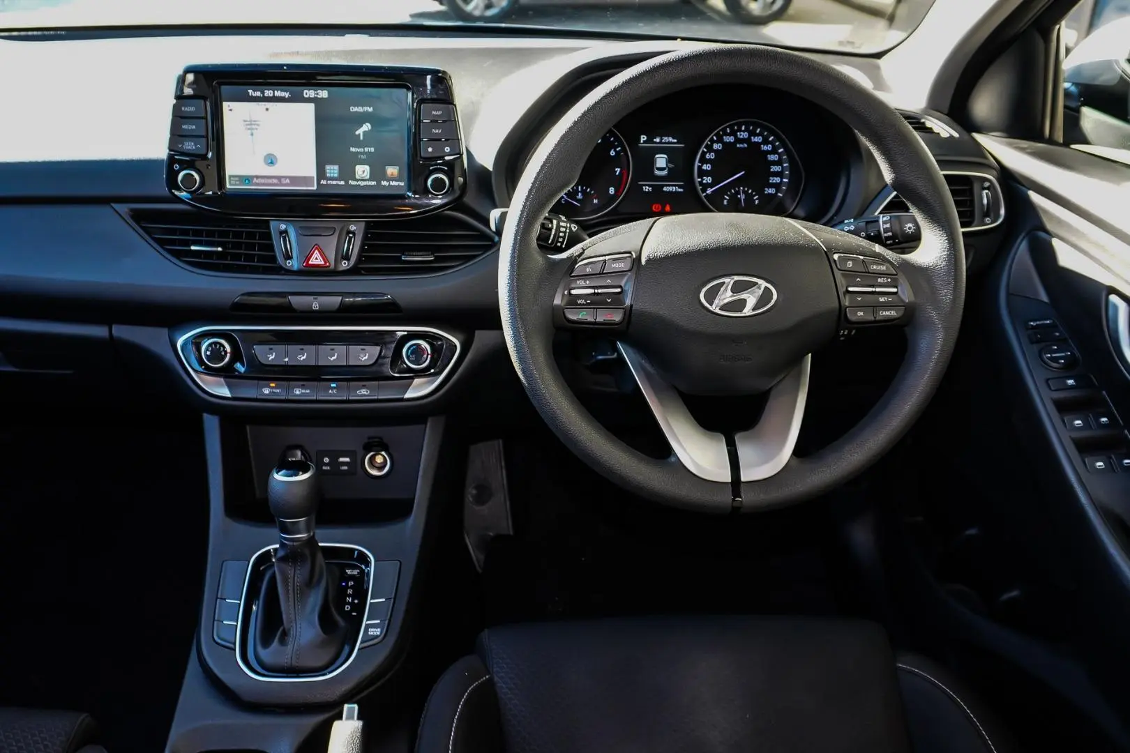 2017 Hyundai i30 Gallery Image 8