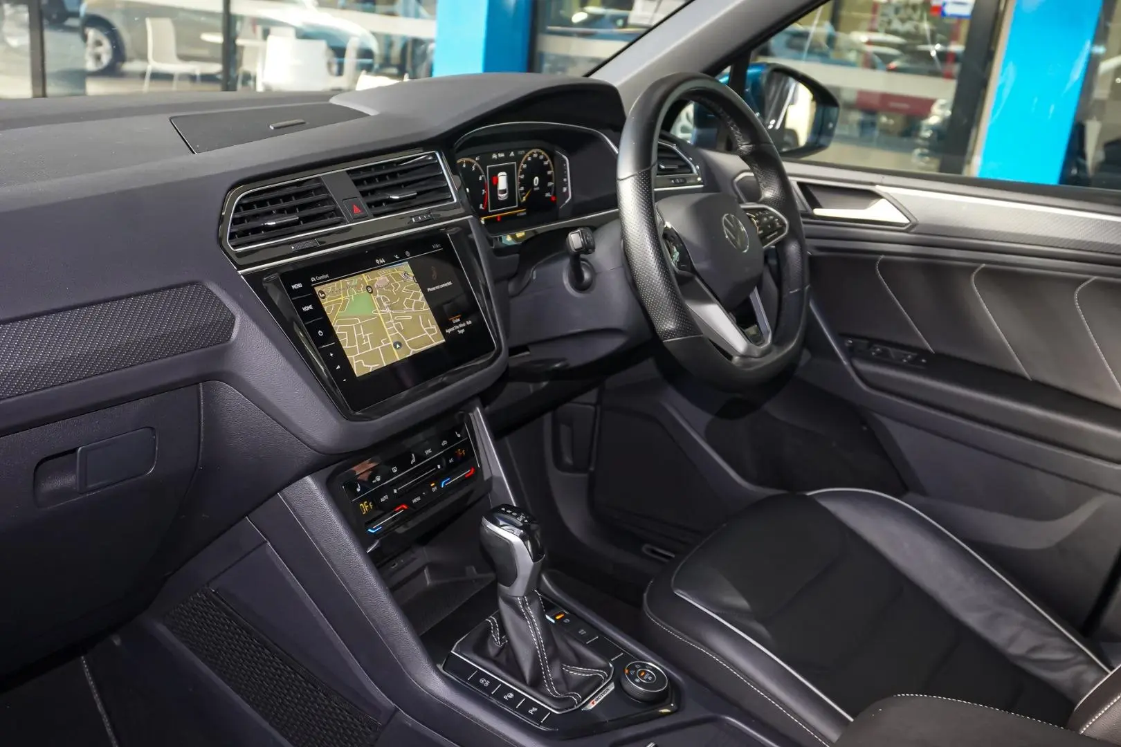 2022 Volkswagen Tiguan Gallery Image 11