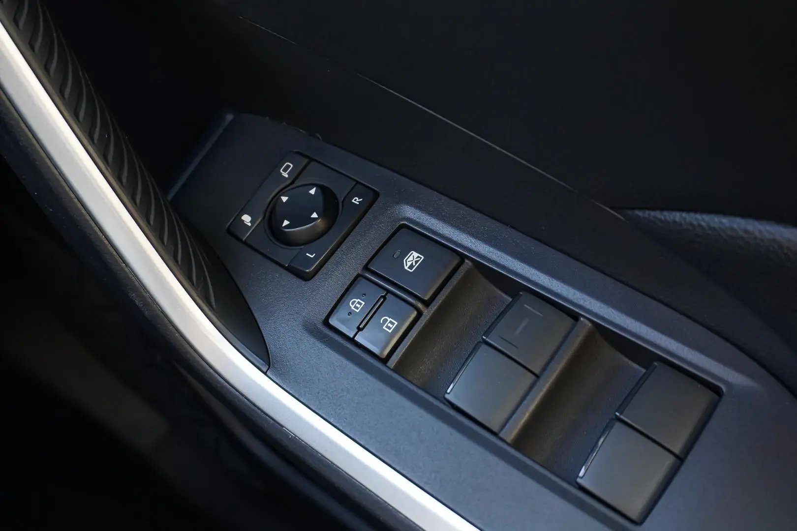 2024 Toyota RAV4 Gallery Image 22