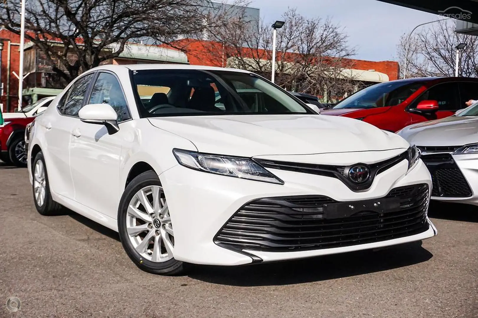 2019 Toyota Camry Image 2