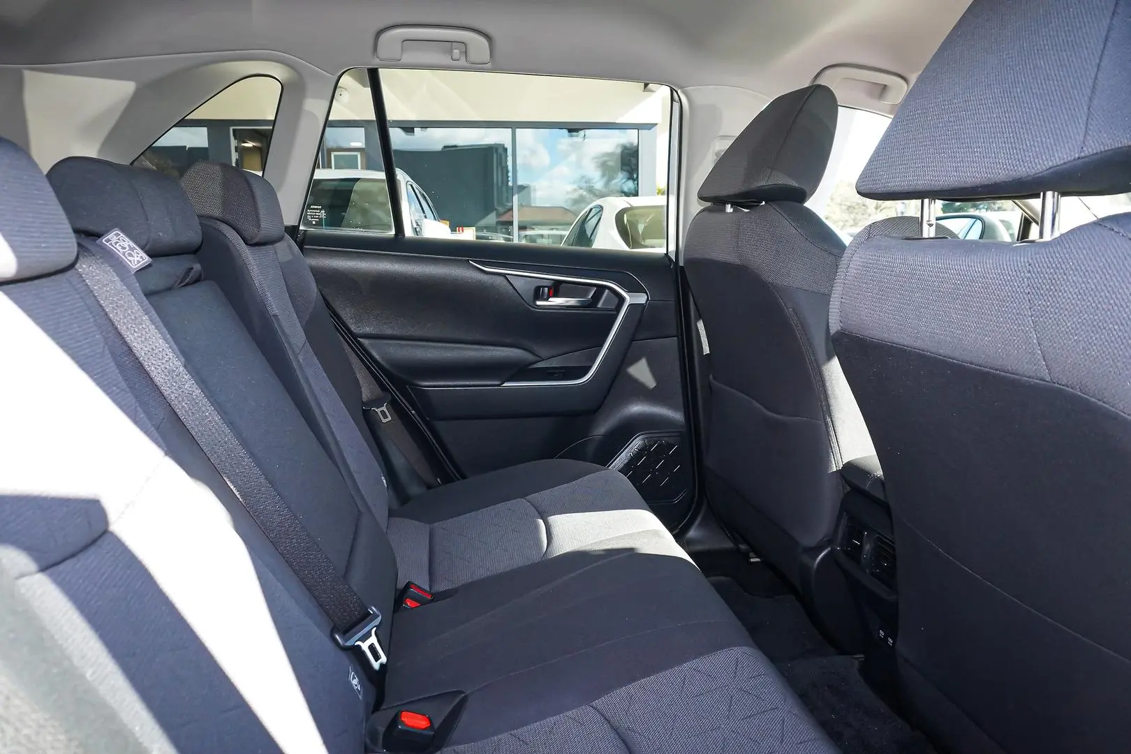 2021 Toyota RAV4 Gallery Image 8