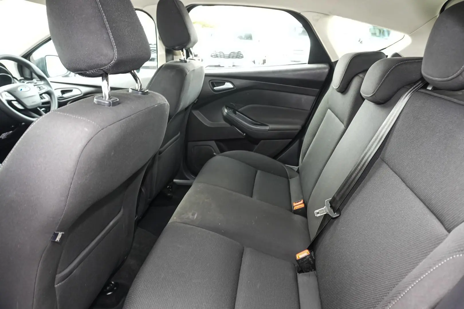 2016 Ford Focus Gallery Image 7